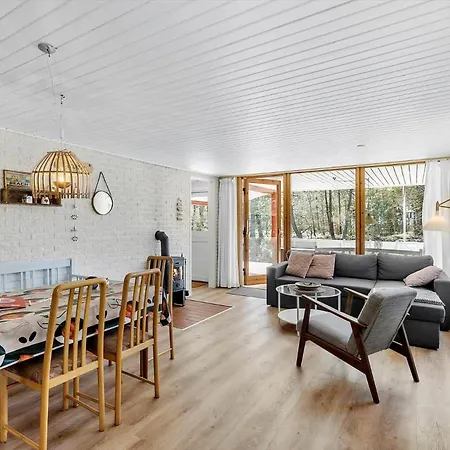 4739-aakirkeby-boderne-86 בית נופש