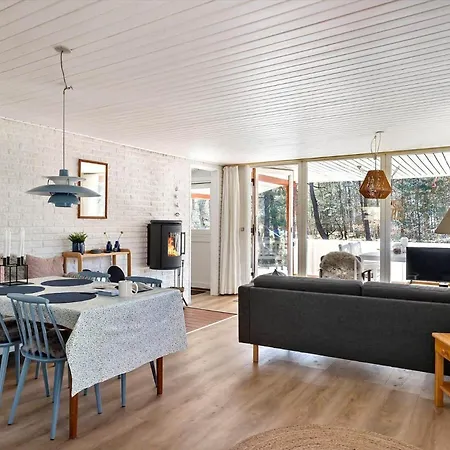 4739-aakirkeby-boderne-86 *