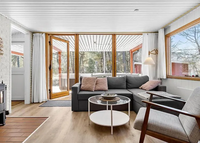4739-aakirkeby-boderne-86 בית נופש Åkirkeby